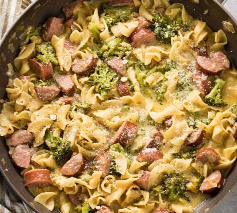 One-Pot Spicy Buffalo Ranch Sausage Pasta Skillet